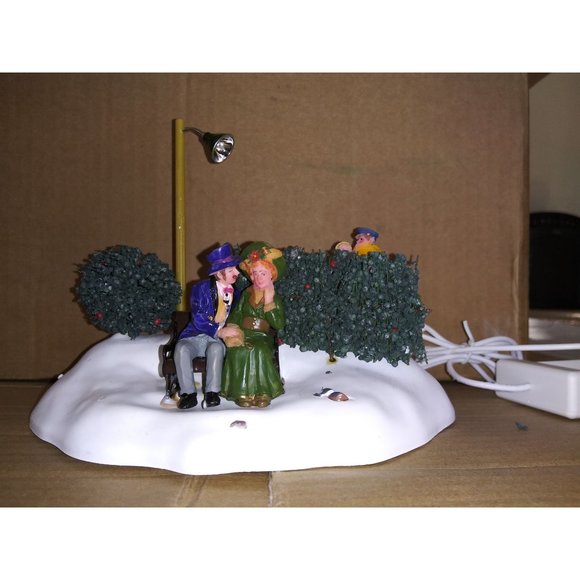 LEMAX Sneak A Peek Animated Village Collection Boxed Christmas Decor Set 2007 - Picture 3 of 15